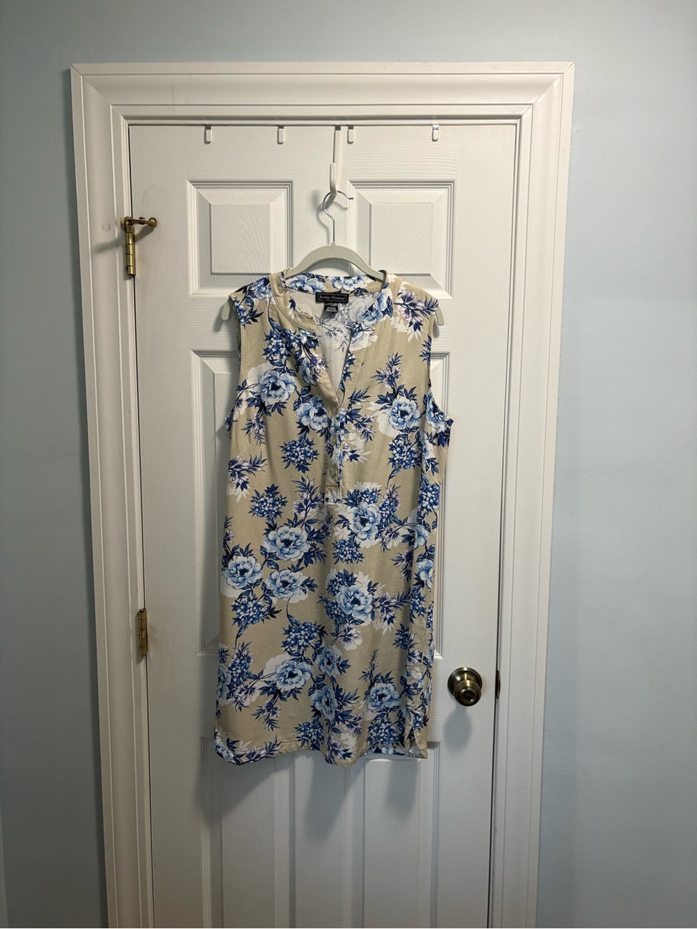 Jessica Howard Beige Top with Blue Floral Print